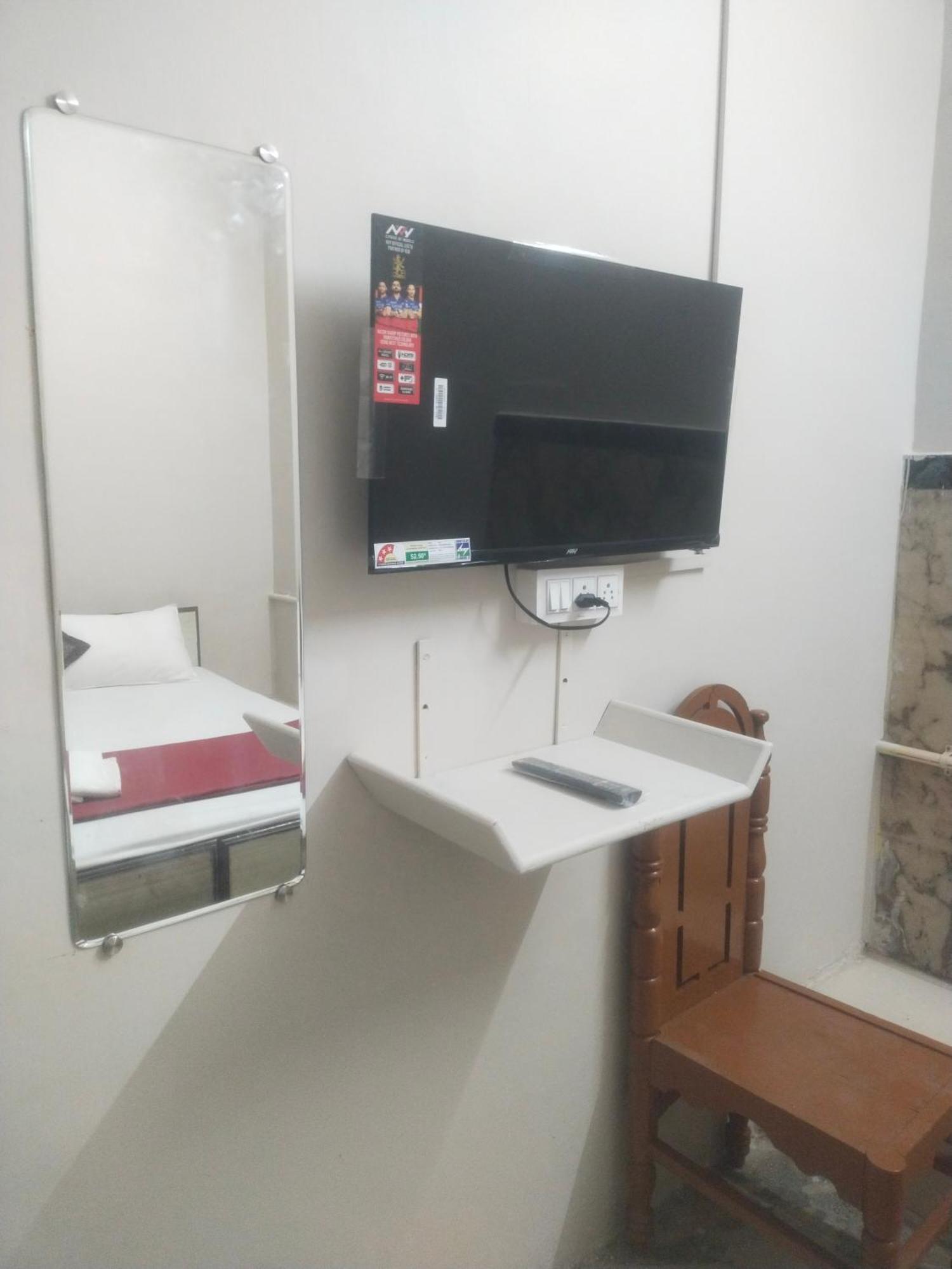 Swamy Residency Hotel ฮอร์นีเบ็ชวา ภายนอก รูปภาพ